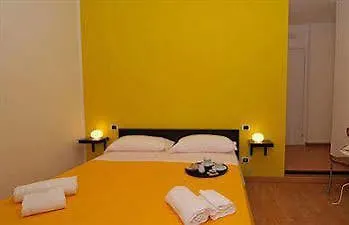 Trasteveredreamsuites B&B 2*
