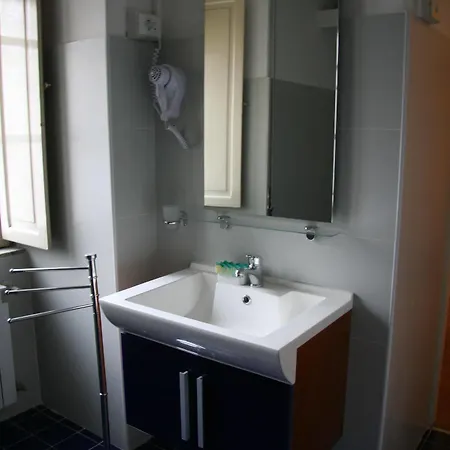 Trasteveredreamsuites Bed & Breakfast 2*